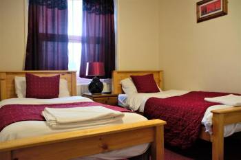 Twin Room with Private Bathroom10