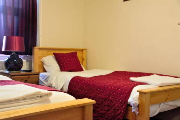 Twin Room with Private Bathroom