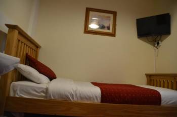 Single Room with Shared Bathroom5
