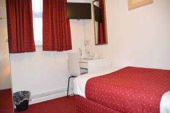 Single Room with Shared Bathroom10