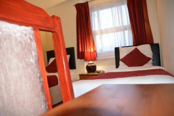 Twin Room with Private Bathroom2