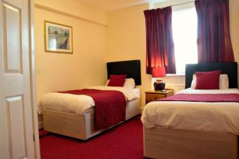 Twin Room with Private Bathroom7